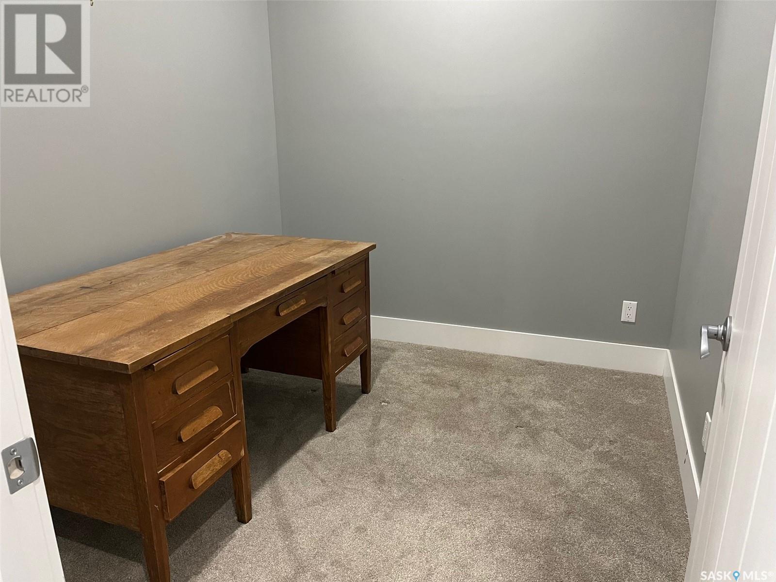 Single Family House 2 Level for Sale in  Jameson CRESCENT Regina 