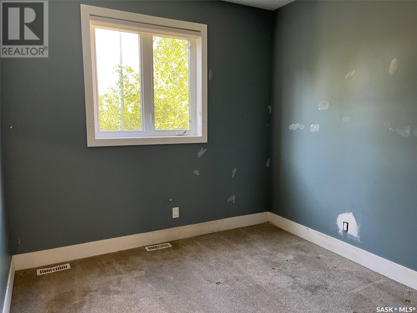 Single Family House 2 Level for Sale in  Jameson CRESCENT Regina 