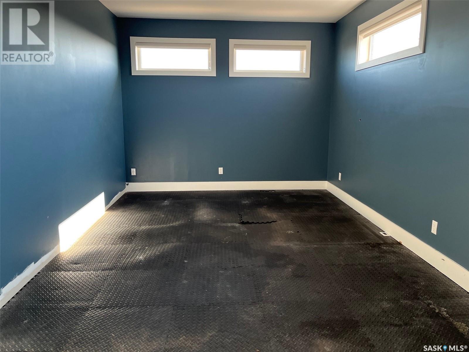 Single Family House 2 Level for Sale in  Jameson CRESCENT Regina 