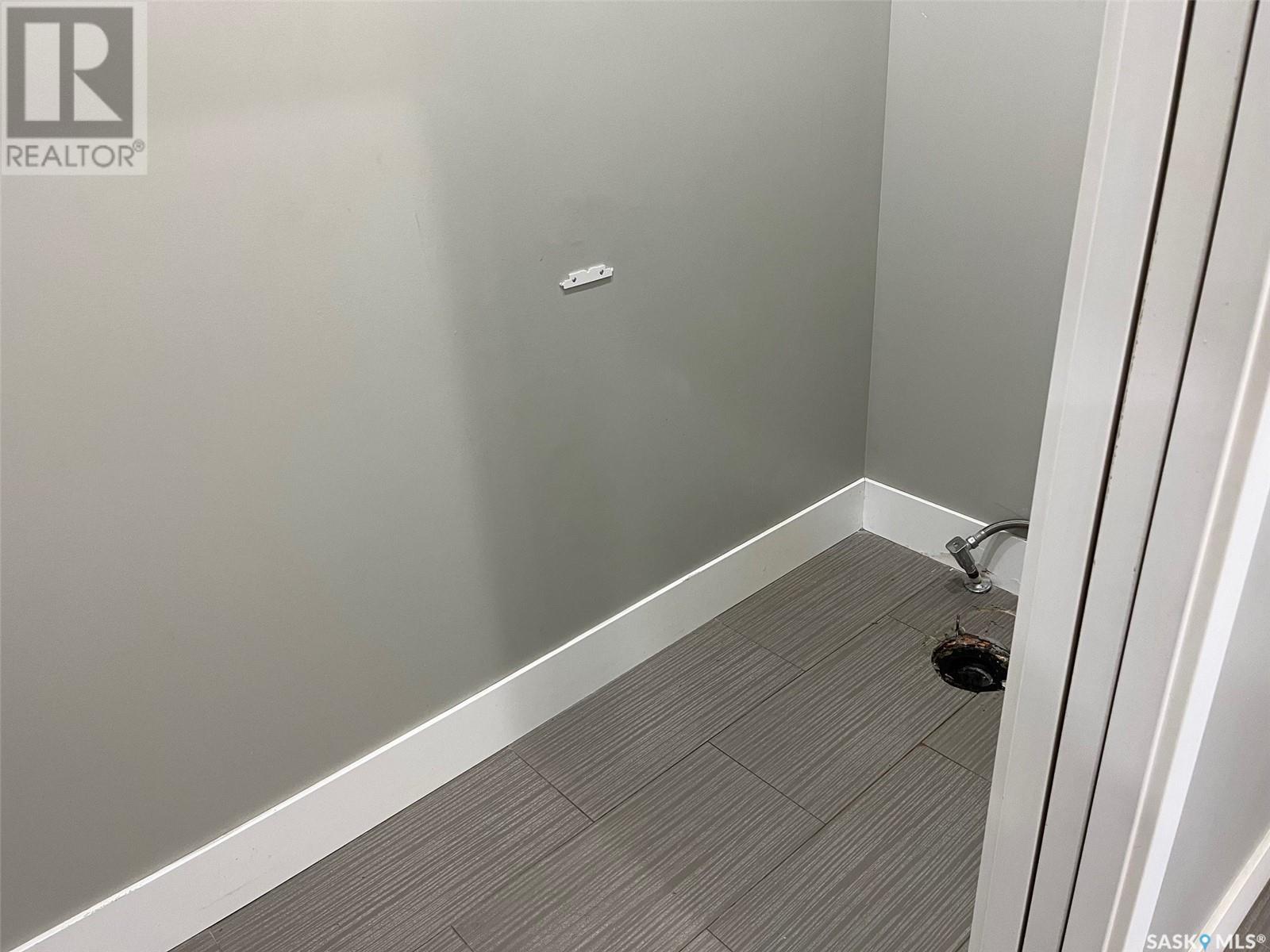 Single Family House 2 Level for Sale in  Jameson CRESCENT Regina 