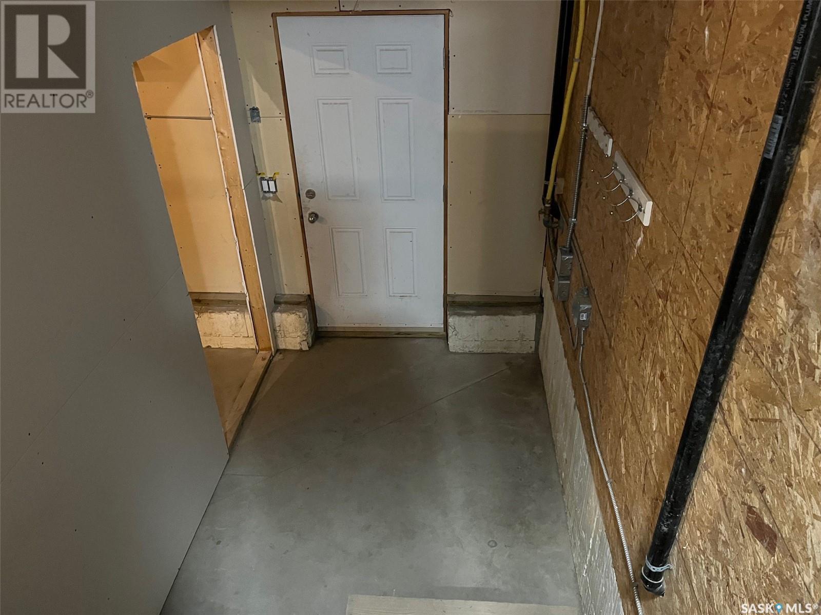 Single Family House 2 Level for Sale in  Jameson CRESCENT Regina 