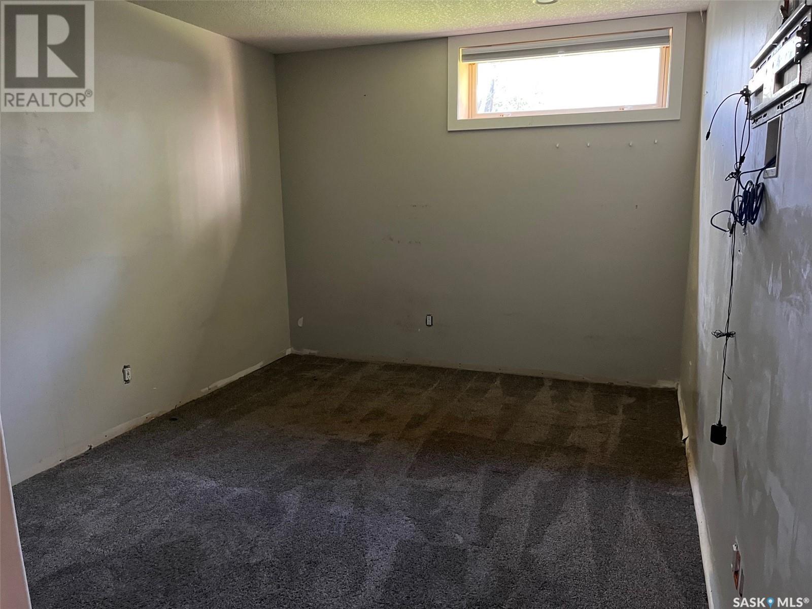 Single Family House 2 Level for Sale in  Jameson CRESCENT Regina 