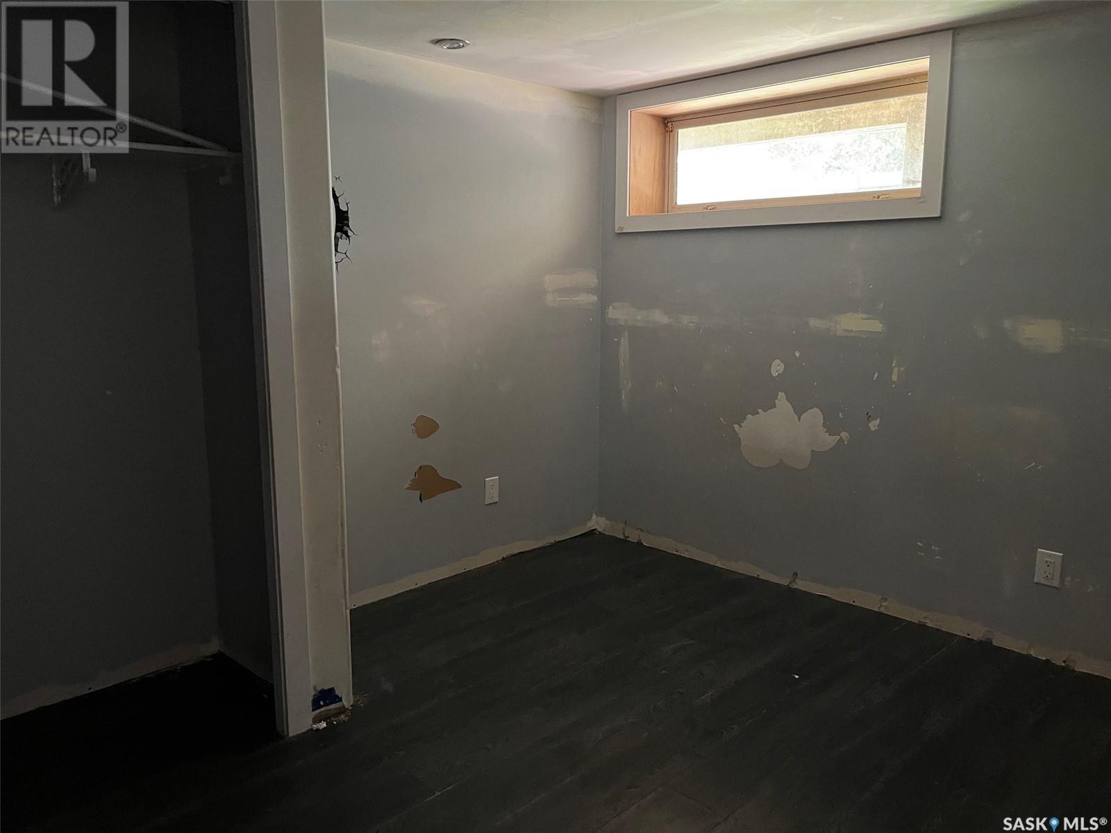Single Family House 2 Level for Sale in  Jameson CRESCENT Regina 