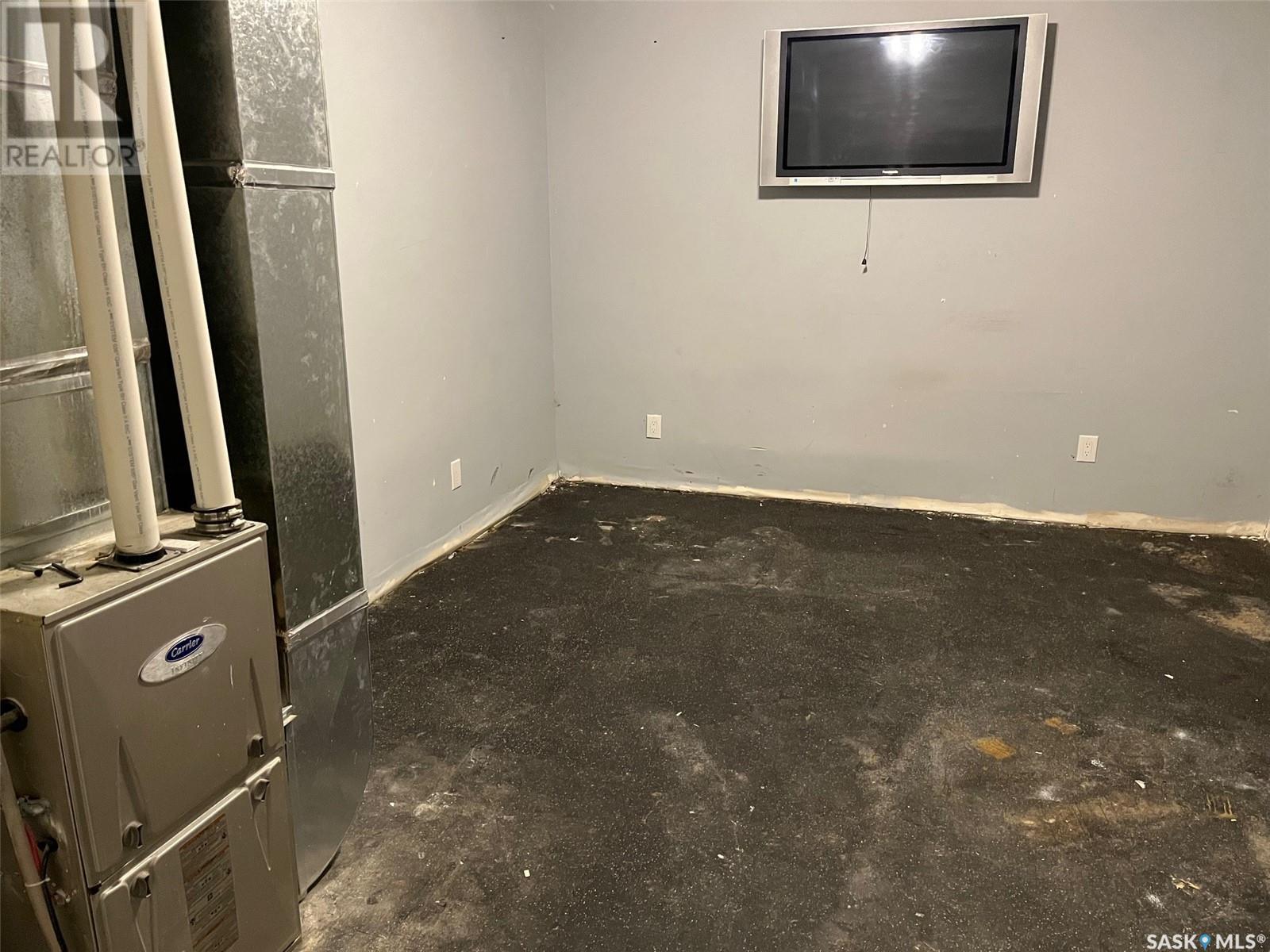 Single Family House 2 Level for Sale in  Jameson CRESCENT Regina 