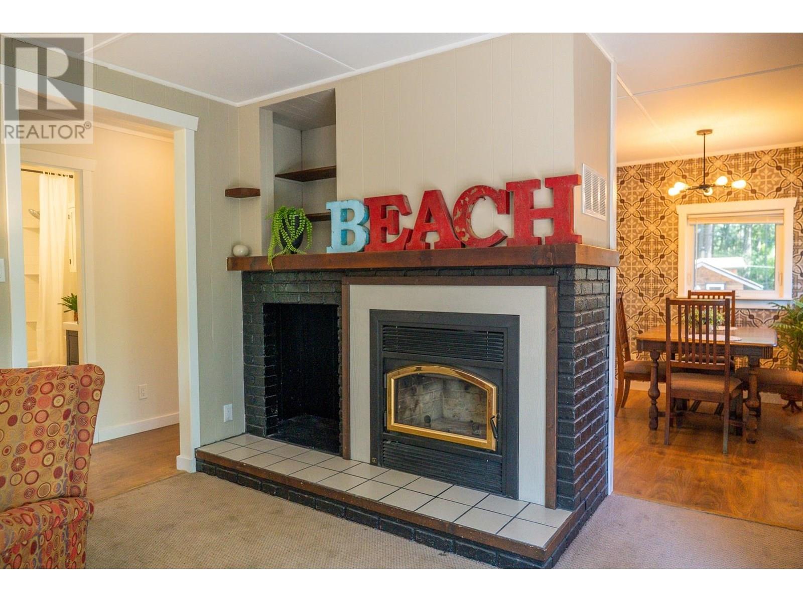9907 GOWLLAND POINT ROAD, Pender Island