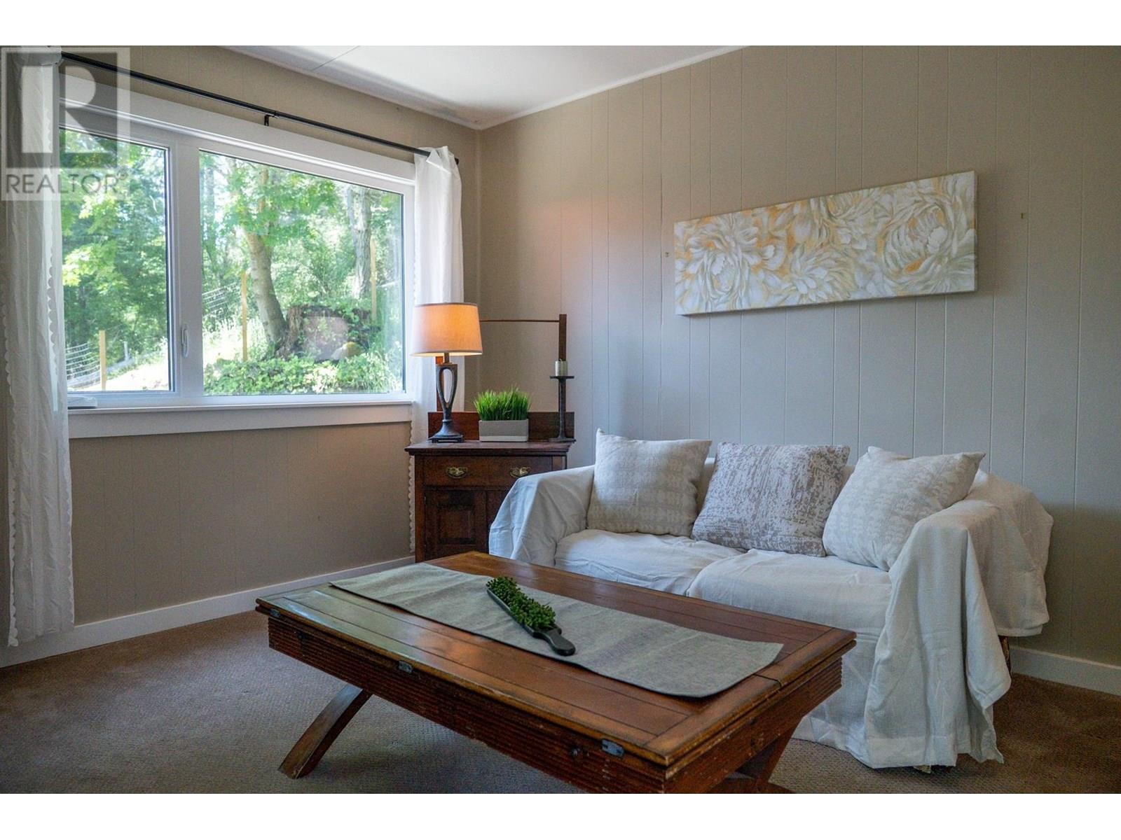 9907 GOWLLAND POINT ROAD, Pender Island