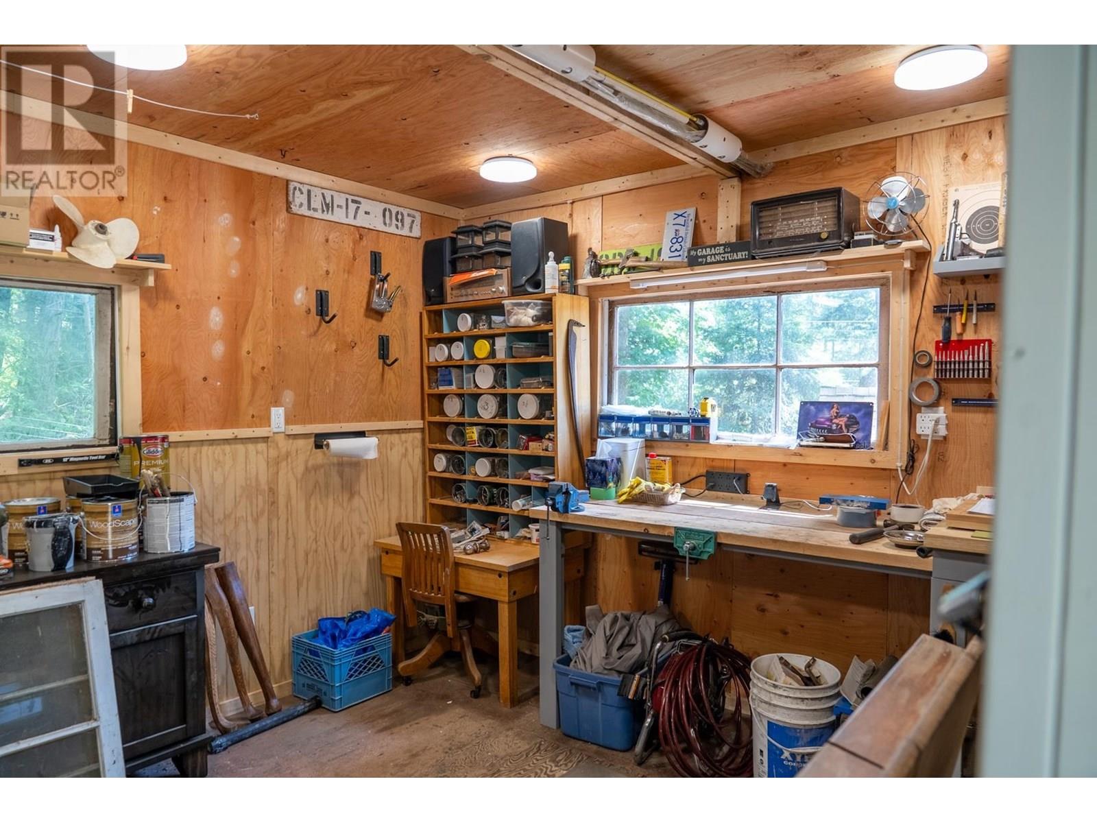 9907 GOWLLAND POINT ROAD, Pender Island