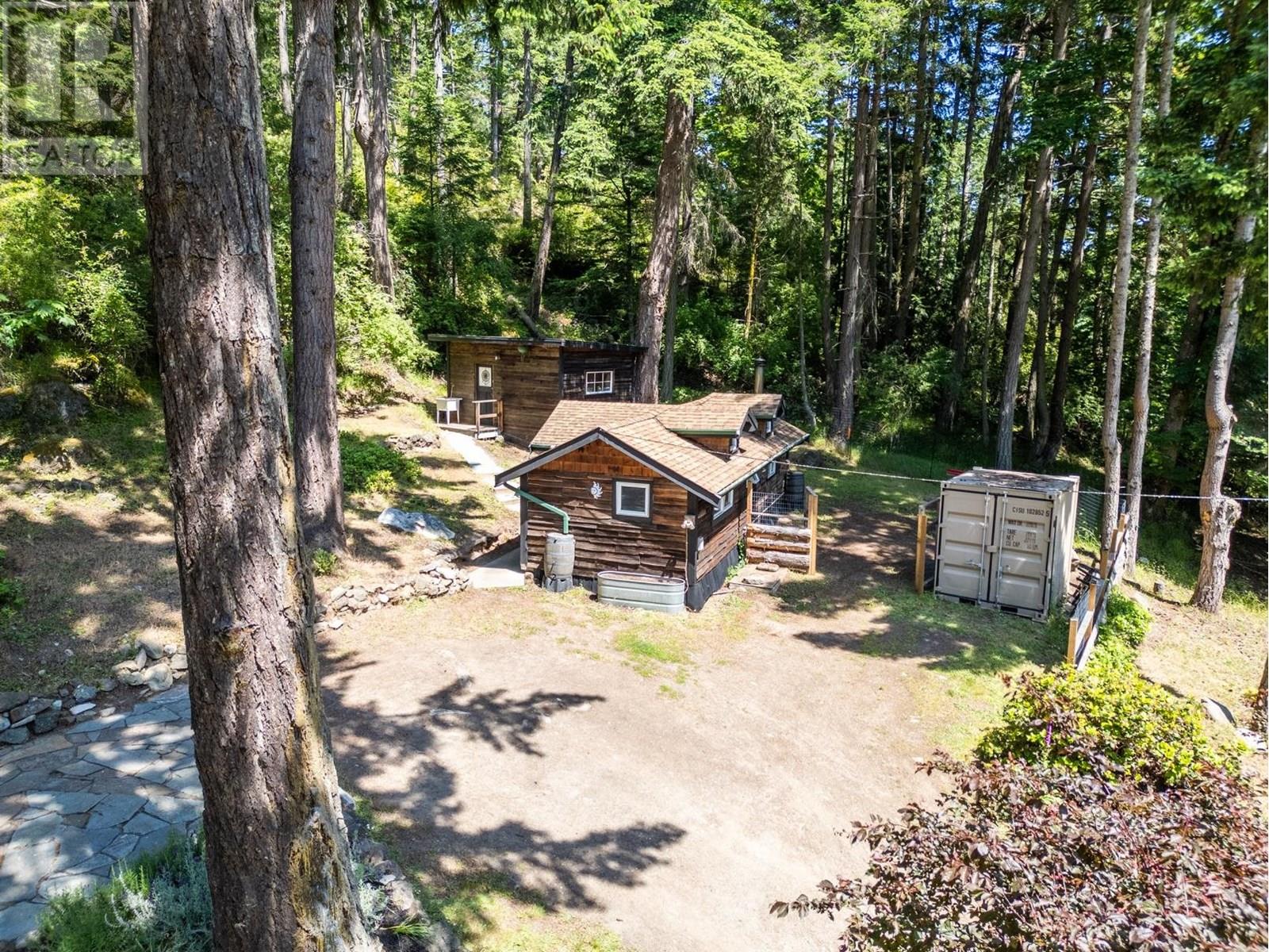 9907 GOWLLAND POINT ROAD, Pender Island
