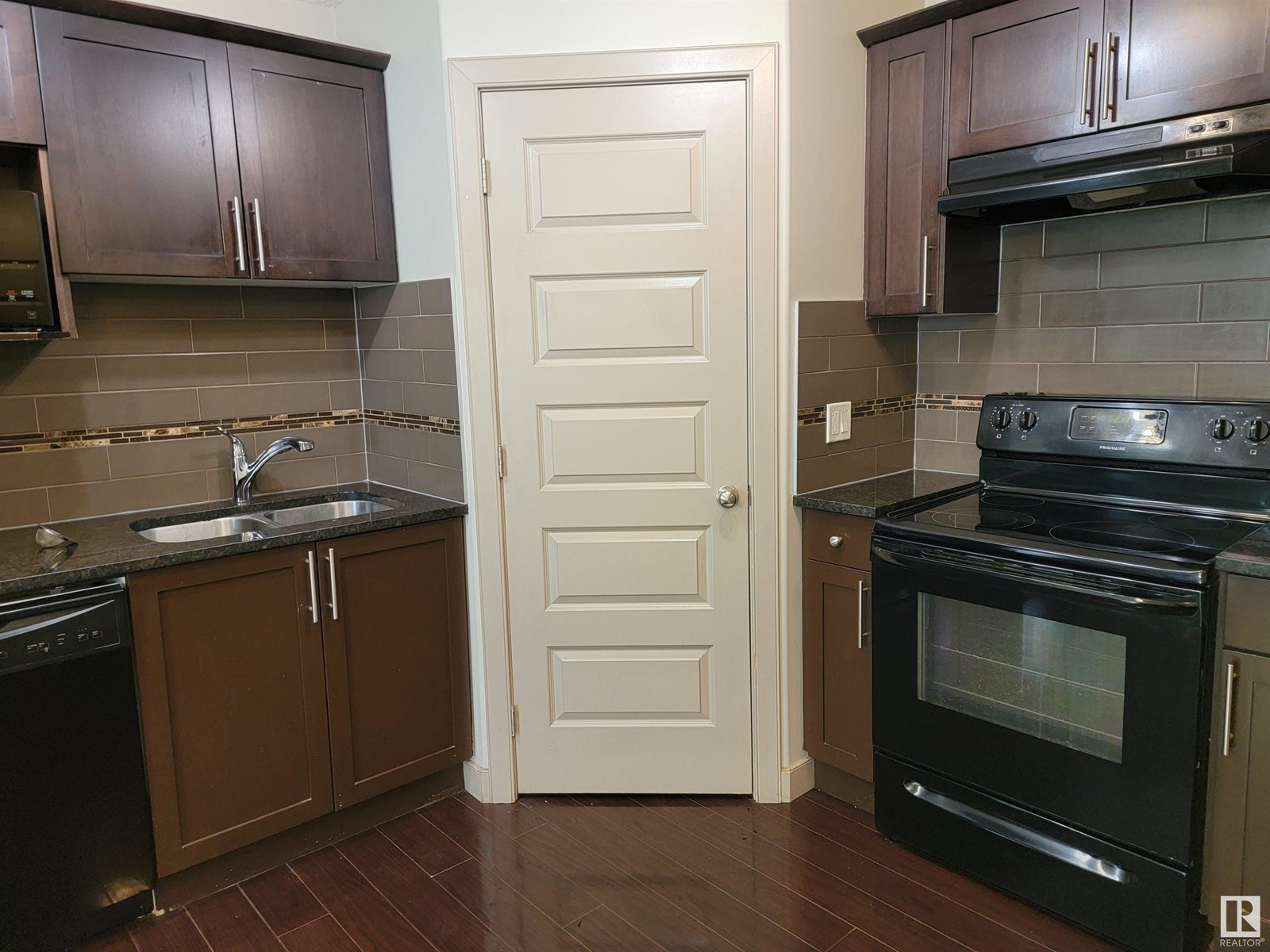 Photo 11 of 5 1820 34 Av Nw, Edmonton AB