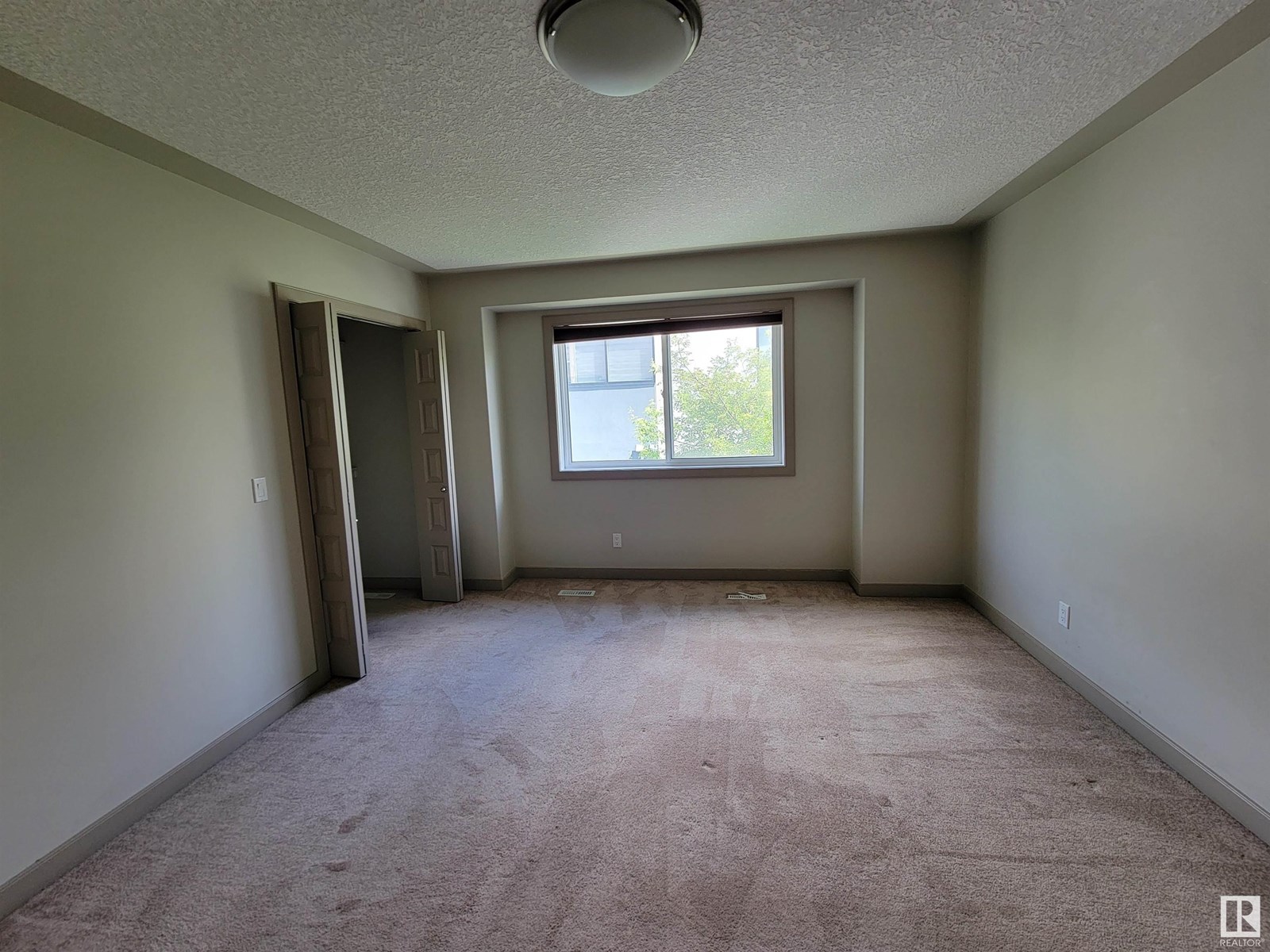 Photo 9 of 5 1820 34 Av Nw, Edmonton AB