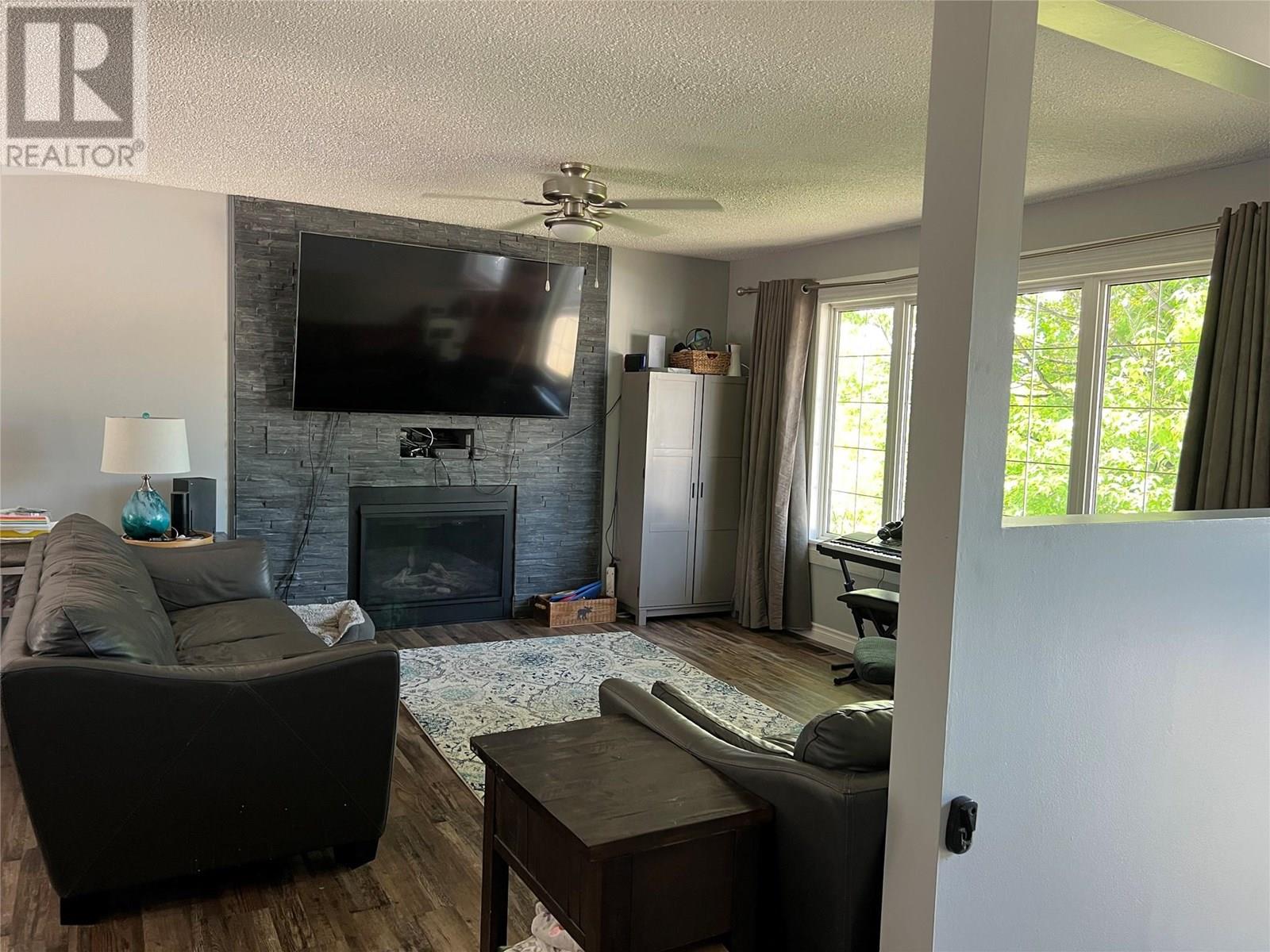 5118 43A Street NE, Chetwynd
