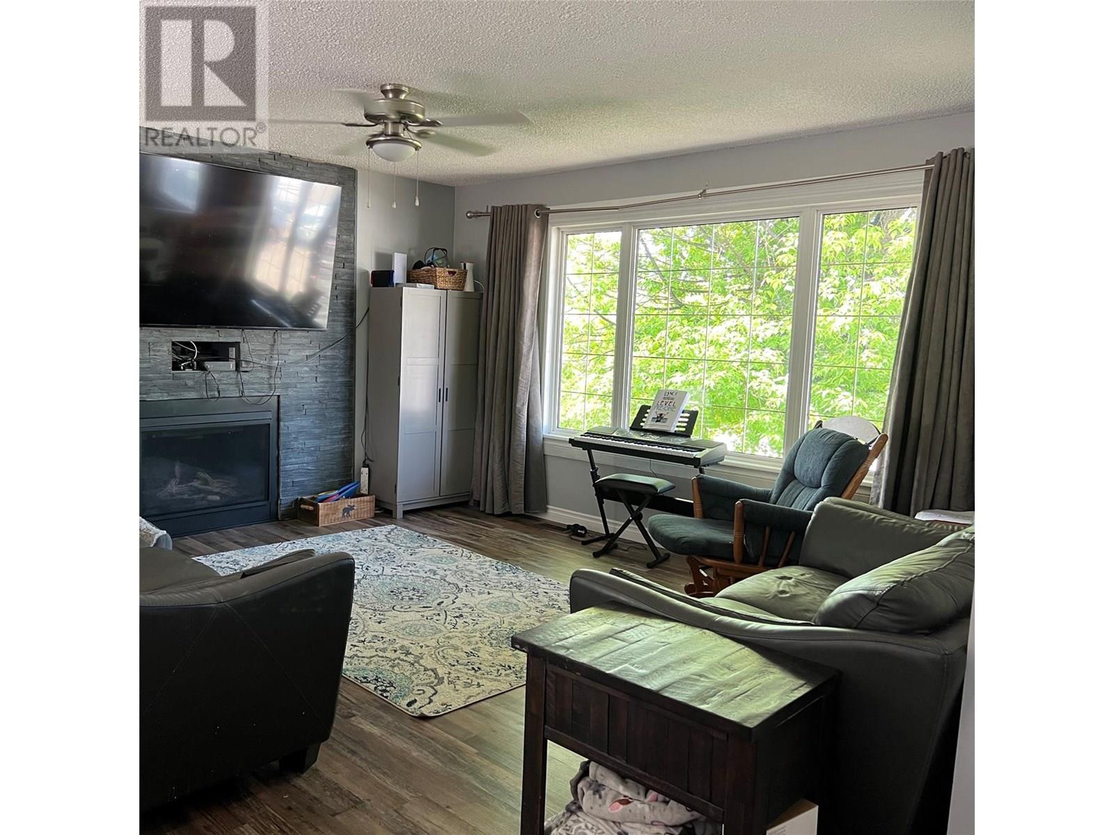 5118 43A Street NE, Chetwynd
