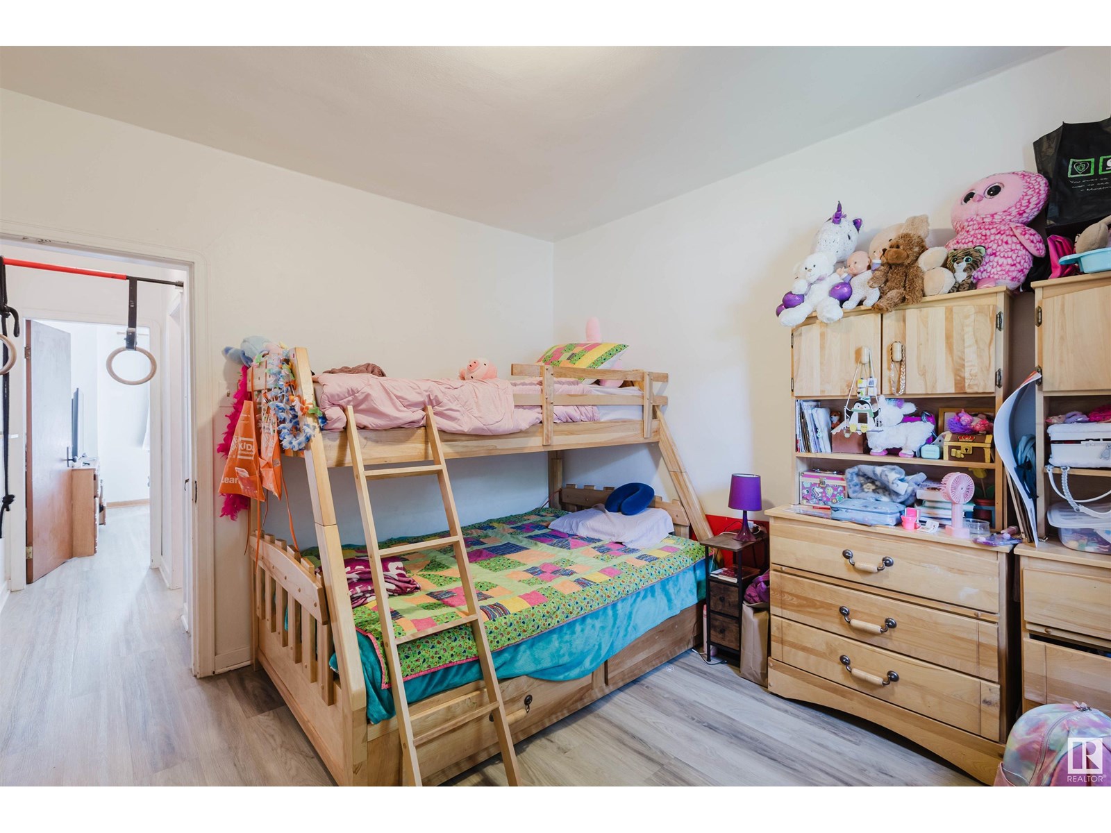 Photo 11 of 10112 86 Av Nw, Edmonton AB