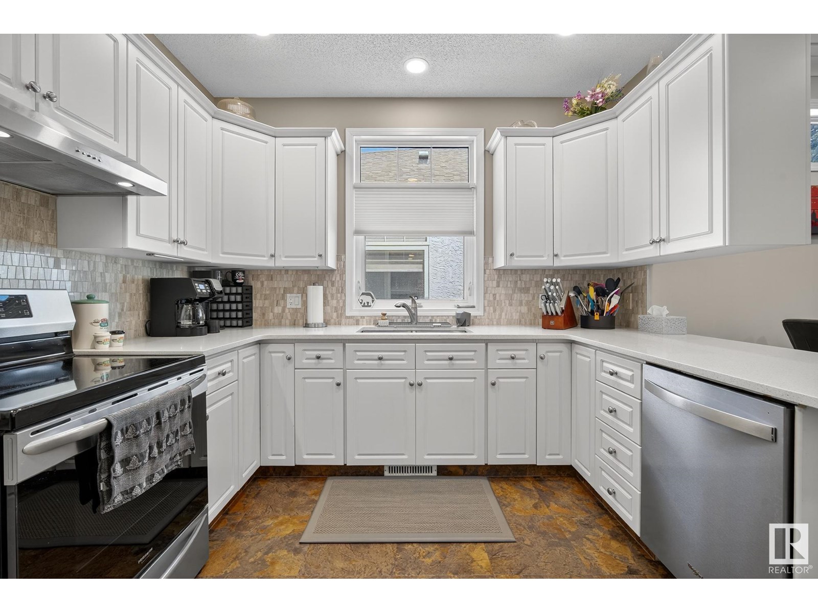138 RABBIT HILL CO NW - Image 9