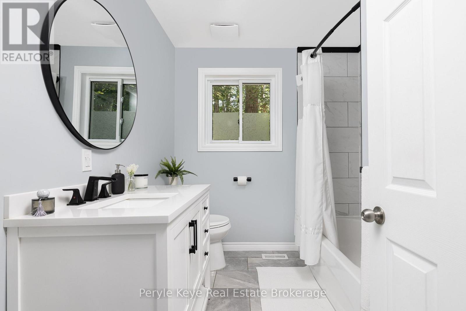 Photo 20 of 820 Manitoba Street, Bracebridge ON