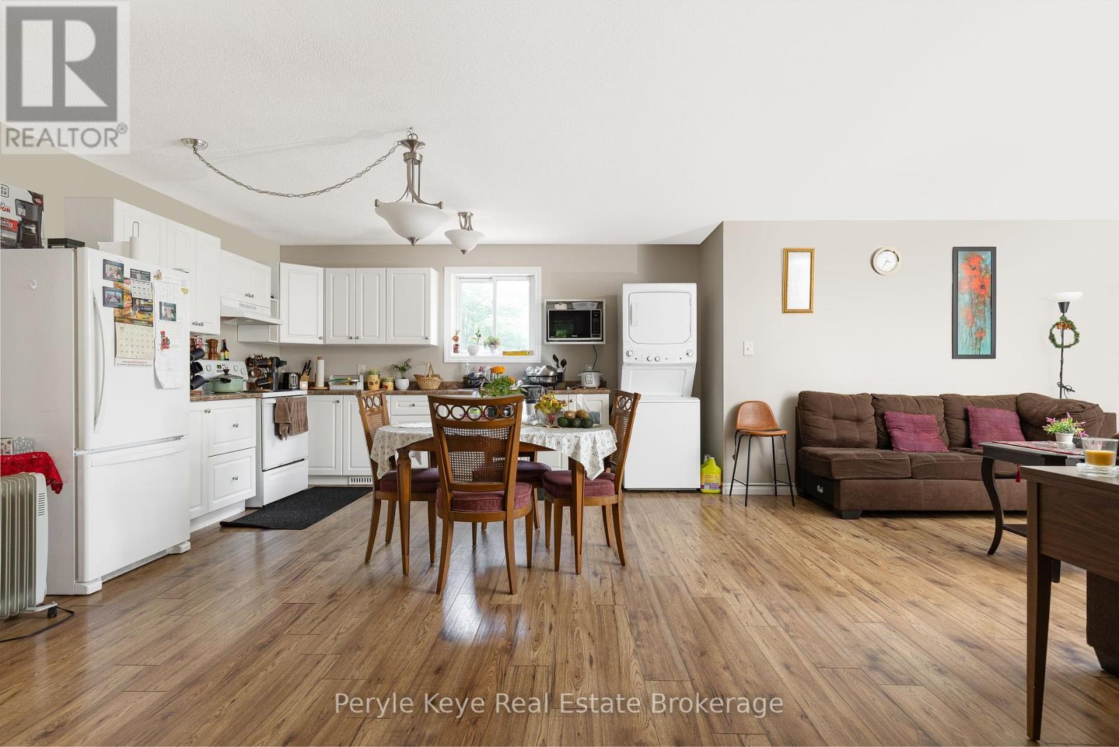 Photo 31 of 820 Manitoba Street, Bracebridge ON