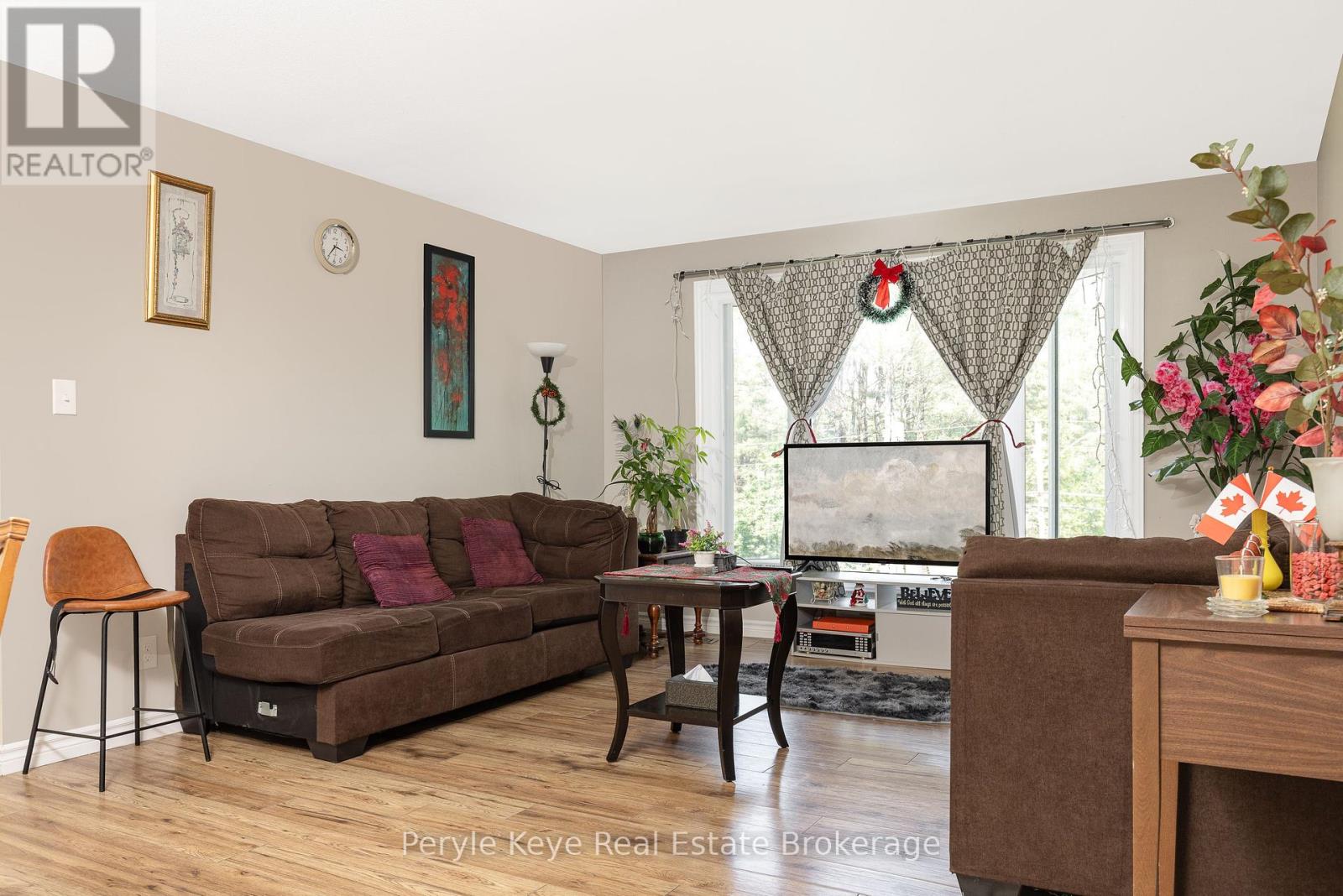 Photo 11 of 820 Manitoba Street, Bracebridge ON