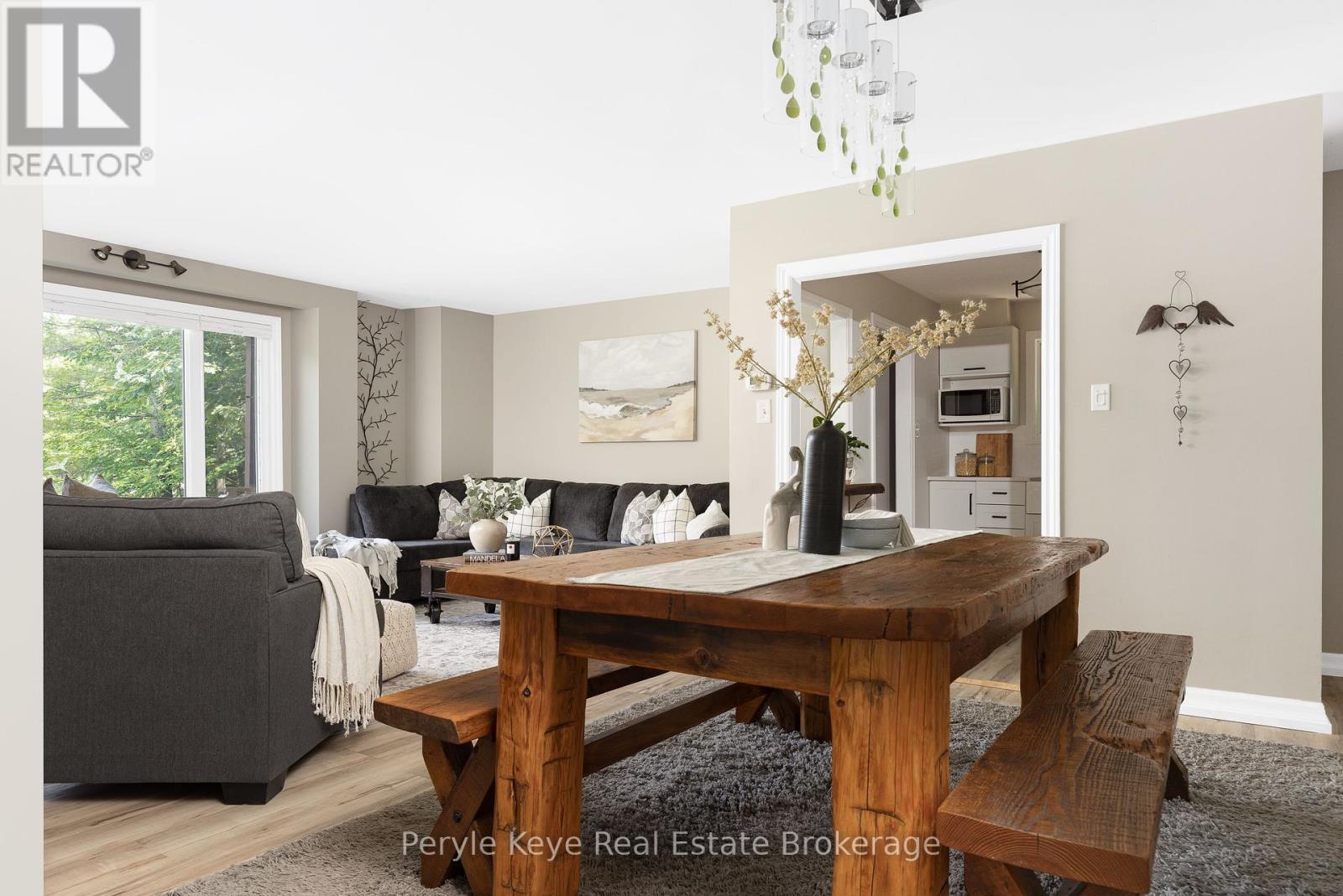 Photo 37 of 820 Manitoba Street, Bracebridge ON