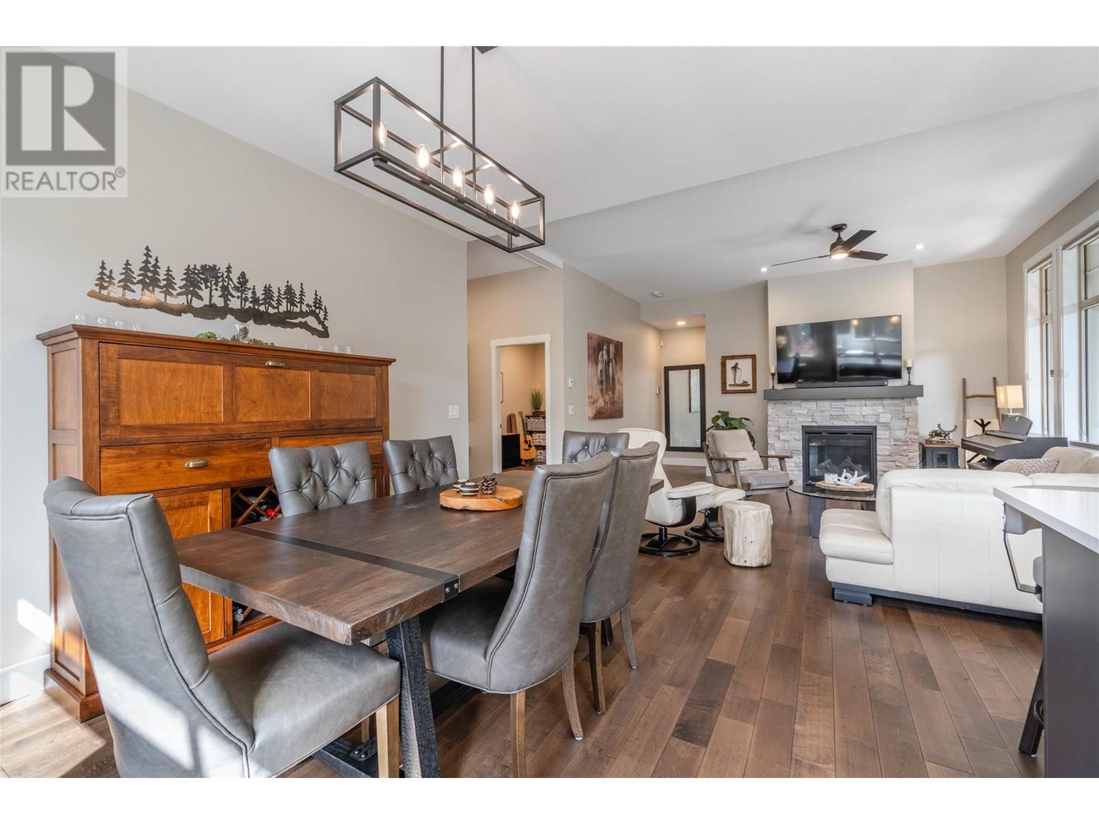 24 6833 MEADOWS Drive, Oliver