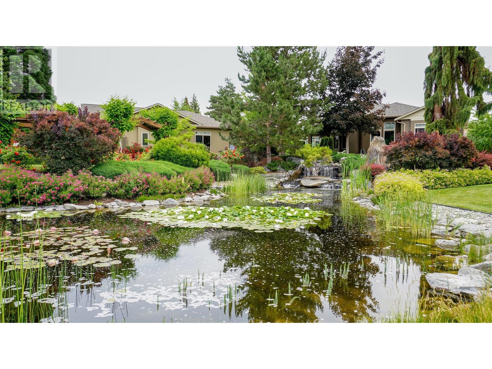 24 6833 MEADOWS Drive, Oliver