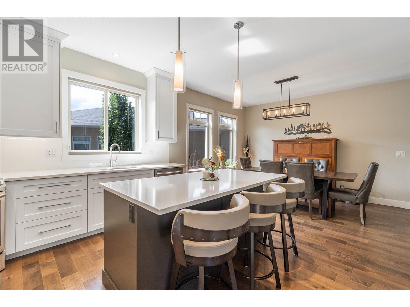 24 6833 MEADOWS Drive, Oliver