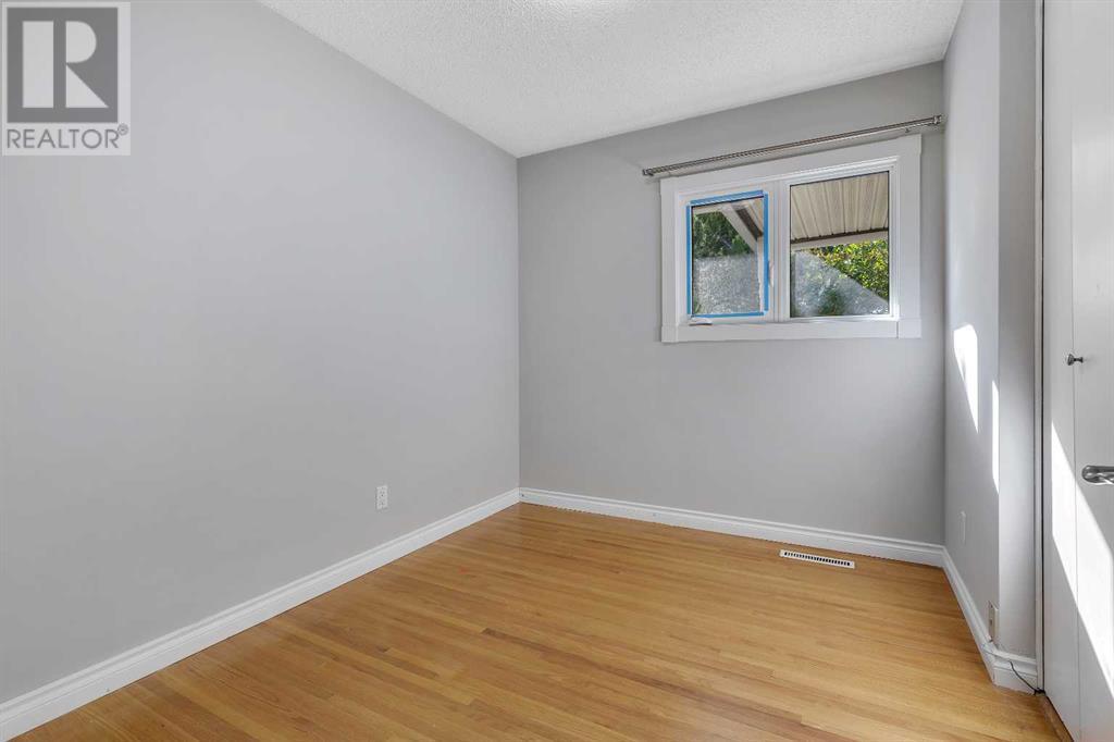 Single Family House Bungalow for Sale in  Brantford Drive NW Brentwood Calgary 