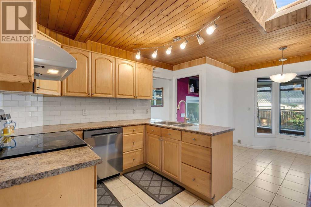 Single Family House Bungalow for Sale in  Brantford Drive NW Brentwood Calgary 