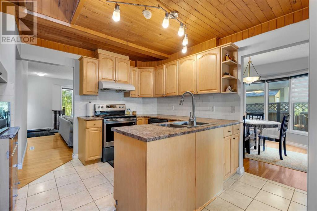 Single Family House Bungalow for Sale in  Brantford Drive NW Brentwood Calgary 