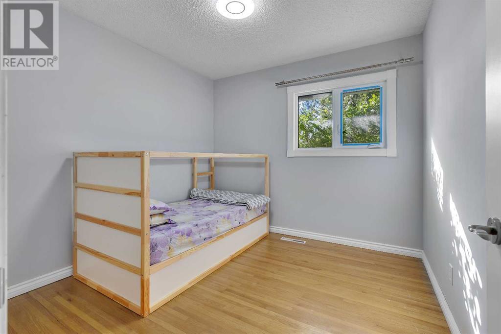 Single Family House Bungalow for Sale in  Brantford Drive NW Brentwood Calgary 