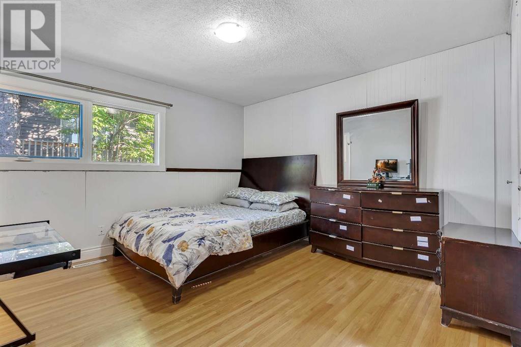 Single Family House Bungalow for Sale in  Brantford Drive NW Brentwood Calgary 