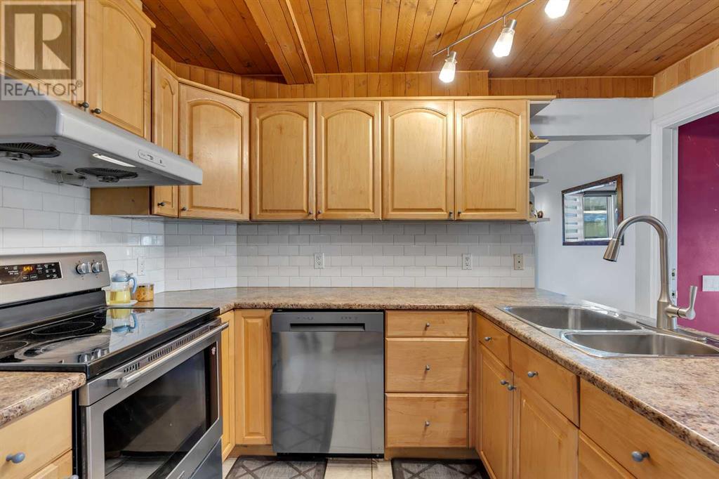 Single Family House Bungalow for Sale in  Brantford Drive NW Brentwood Calgary 