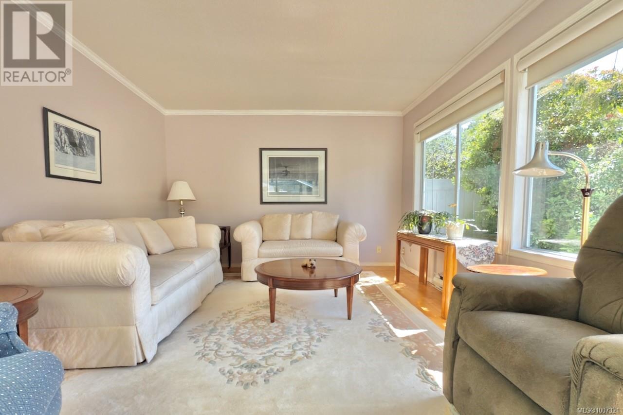 Photo 3 of 28 650 Hoylake Rd W, Qualicum Beach BC