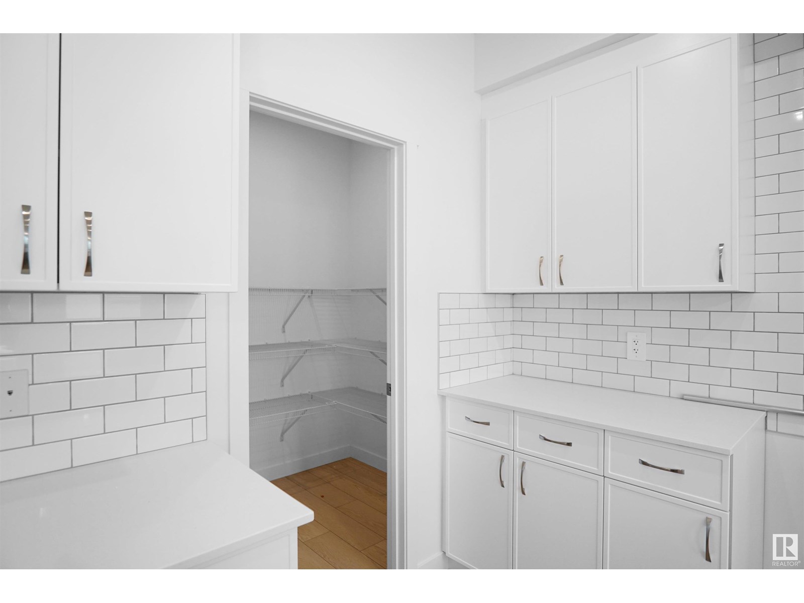 Photo 15 of 8460 183 Av Nw, Edmonton AB