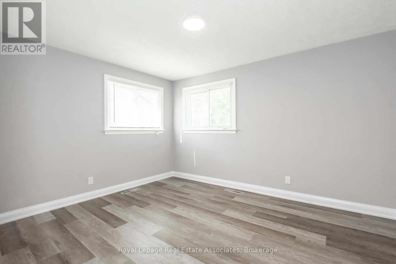 Photo 13 of 117 Louth Street, St Catharines ON