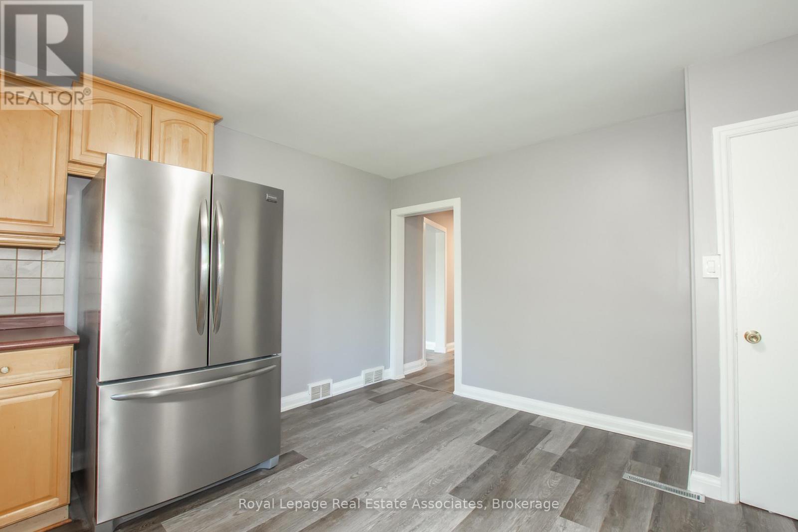 Photo 6 of 117 Louth Street, St Catharines ON