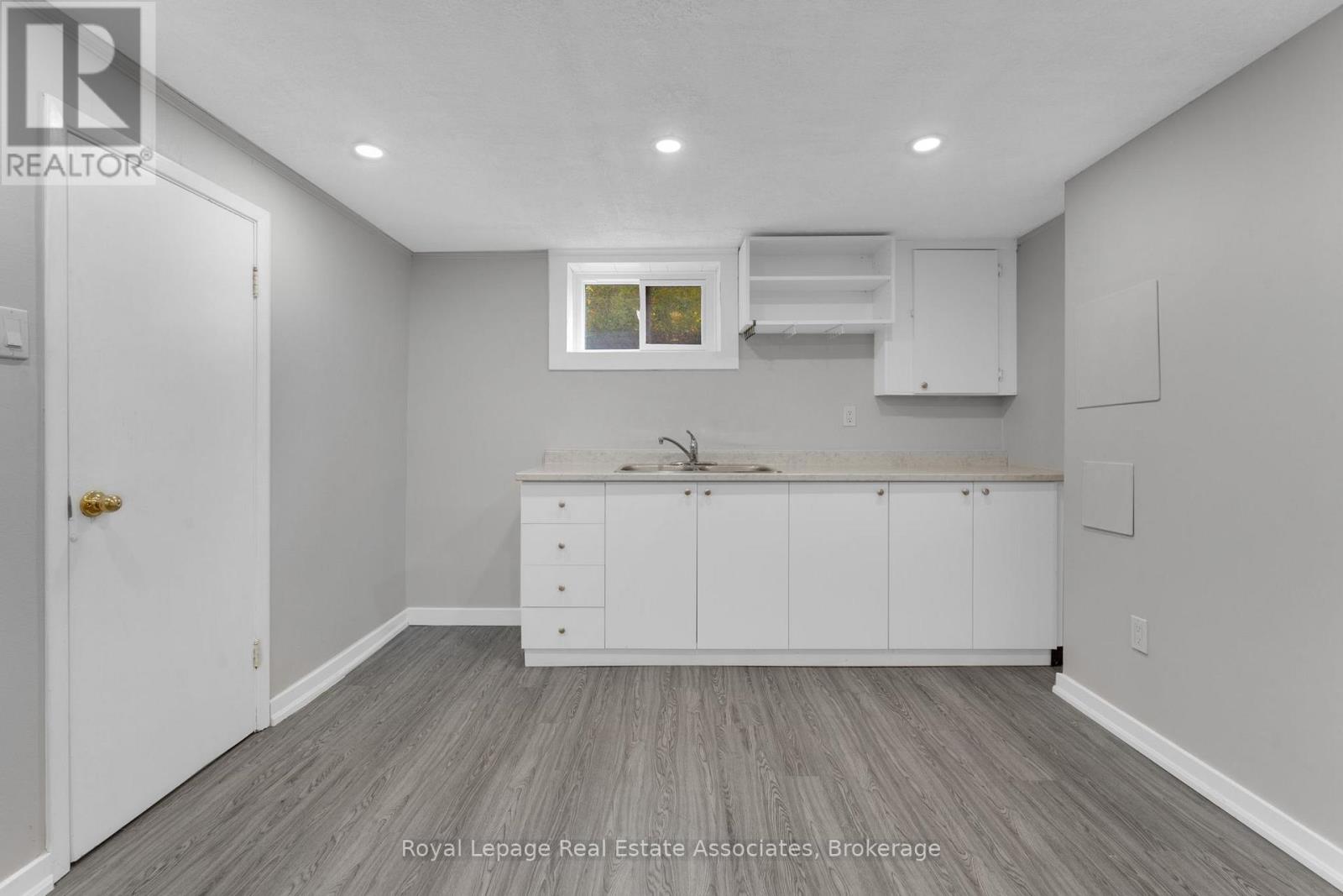 Photo 26 of 117 Louth Street, St Catharines ON