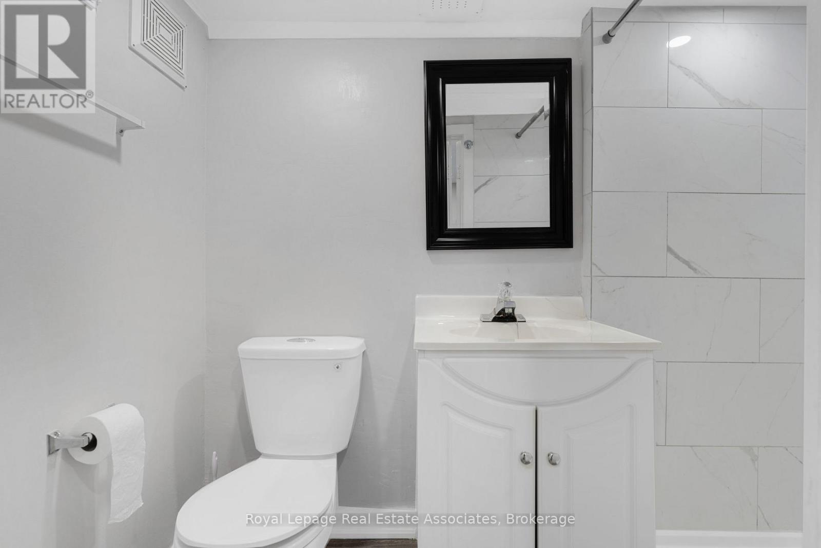 Photo 46 of 117 Louth Street, St Catharines ON