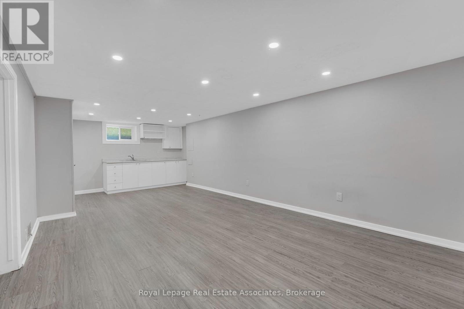 Photo 45 of 117 Louth Street, St Catharines ON