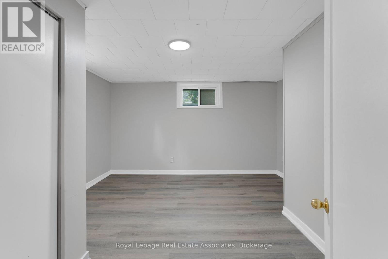 Photo 29 of 117 Louth Street, St Catharines ON