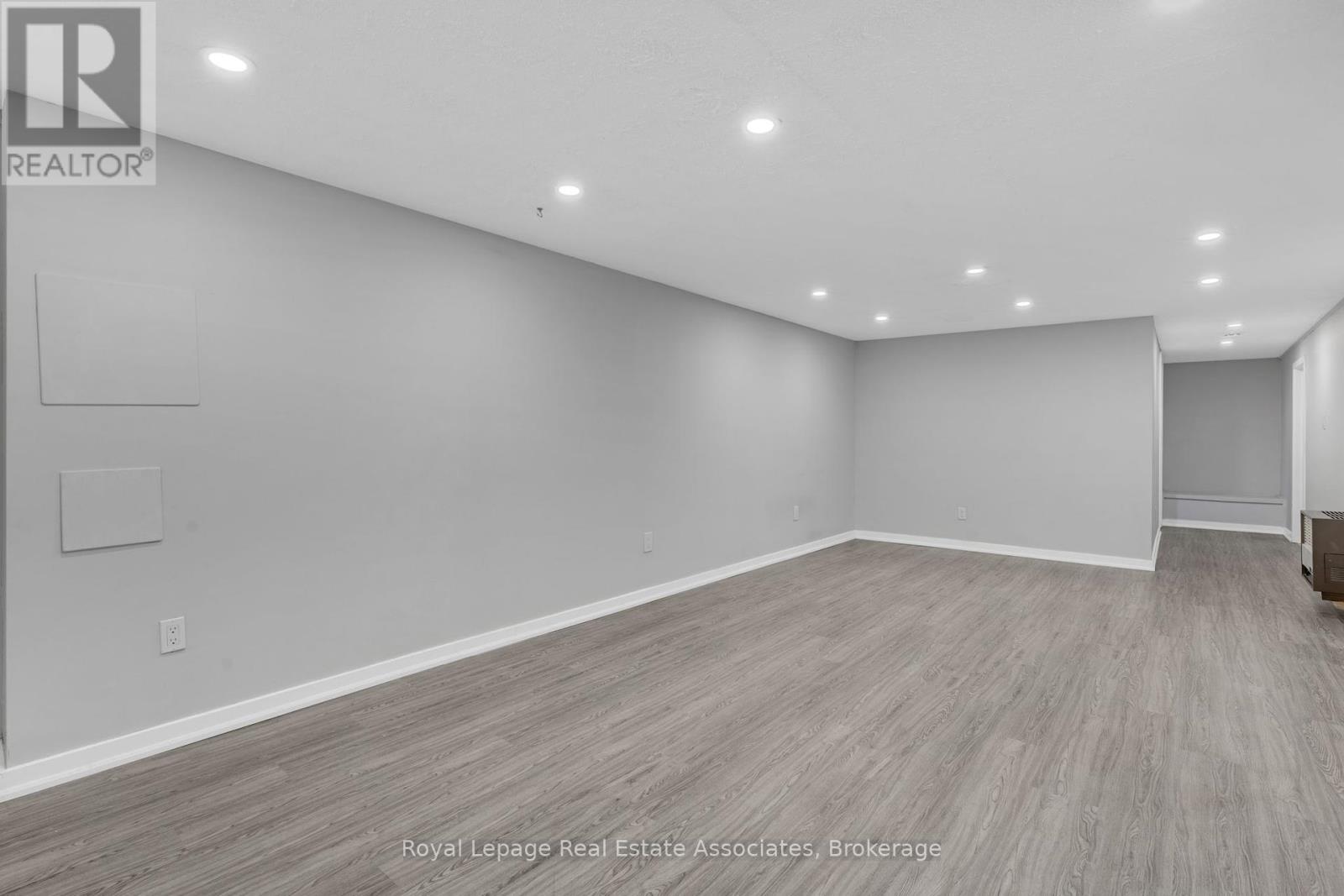 Photo 19 of 117 Louth Street, St Catharines ON