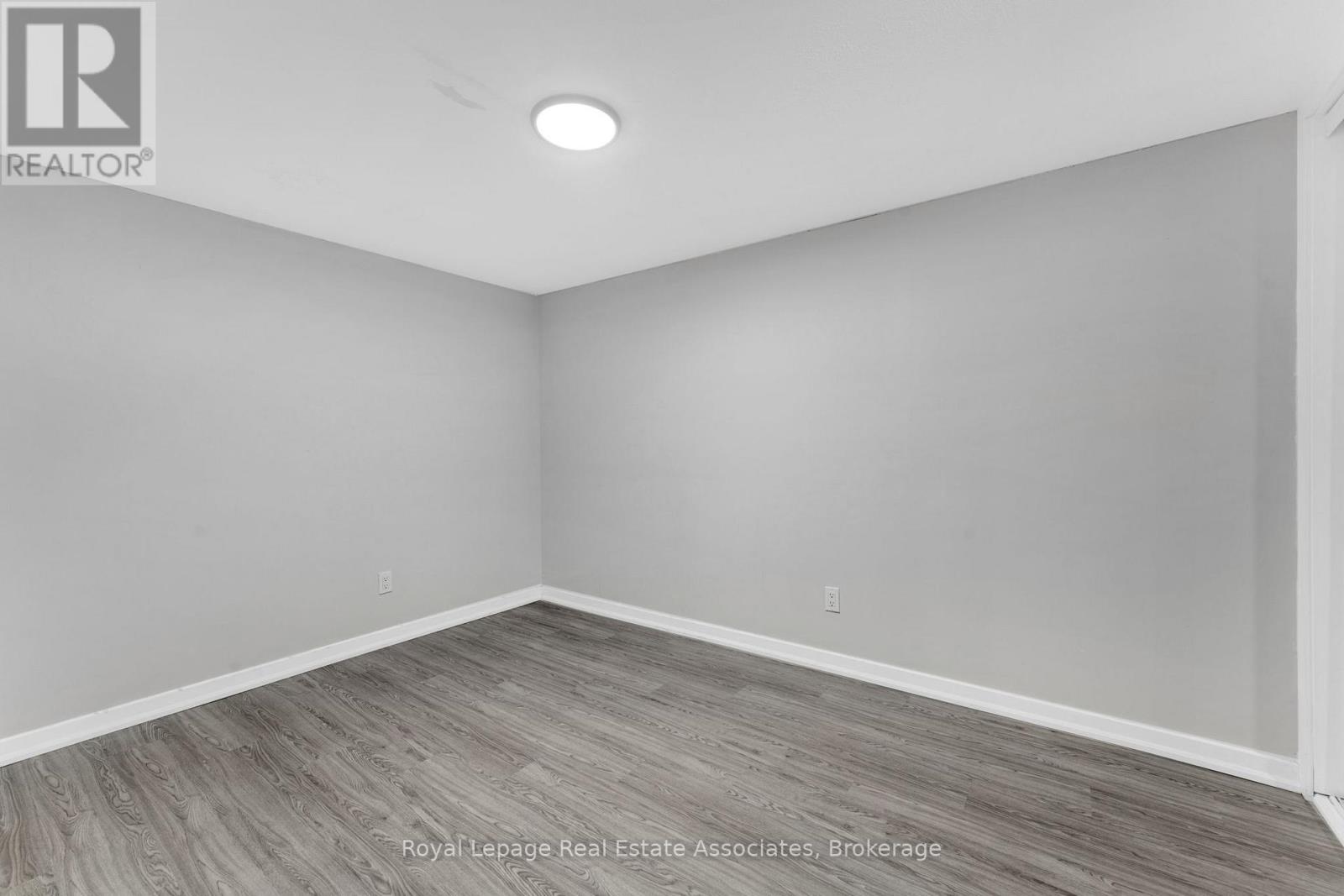 Photo 40 of 117 Louth Street, St Catharines ON