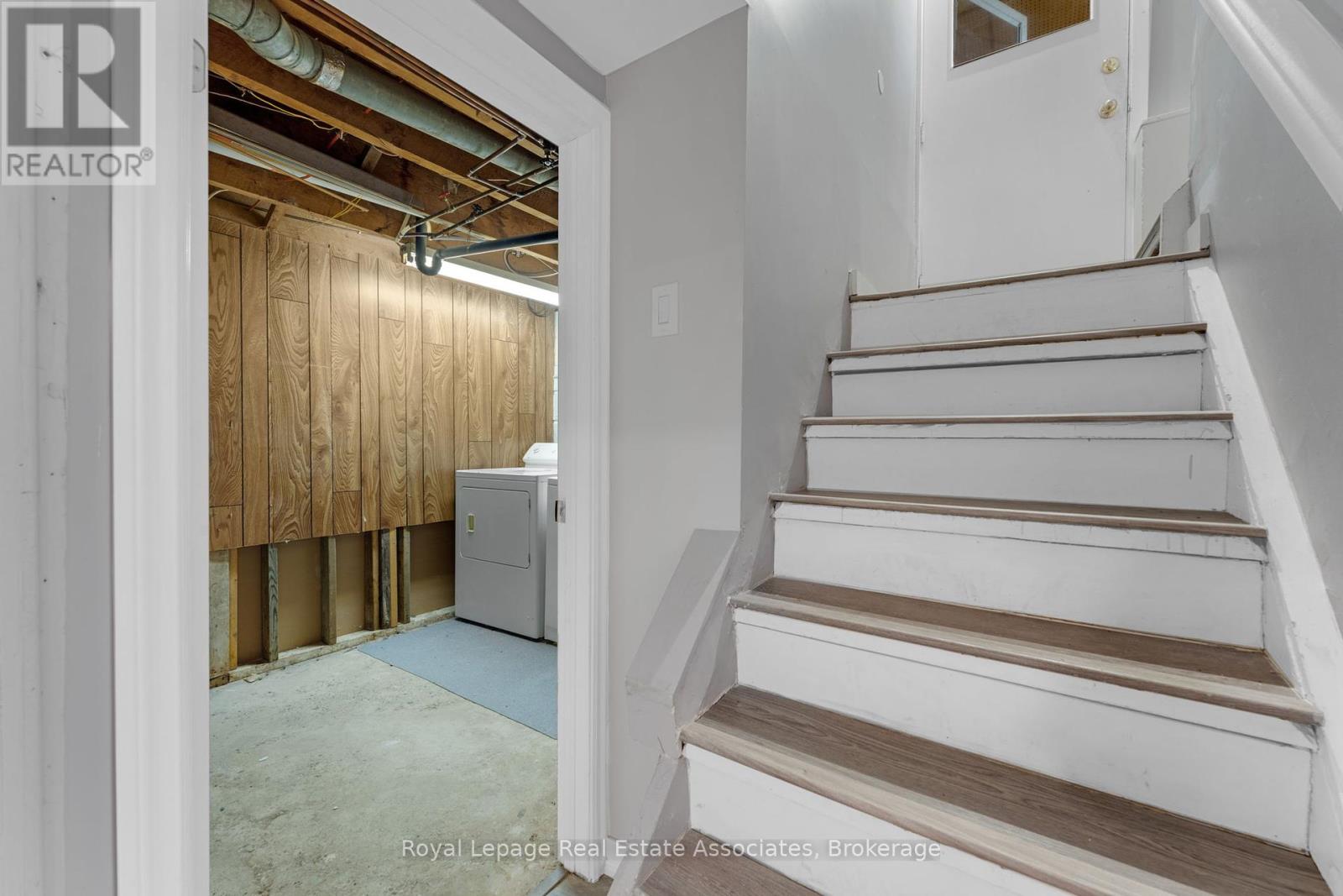 Photo 22 of 117 Louth Street, St Catharines ON