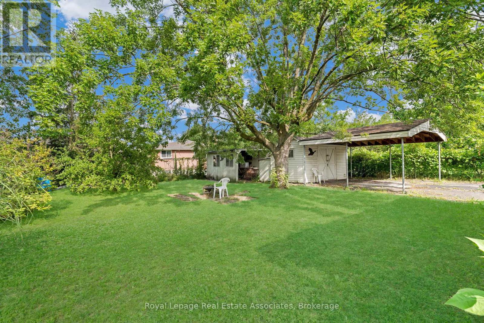 Photo 23 of 117 Louth Street, St Catharines ON
