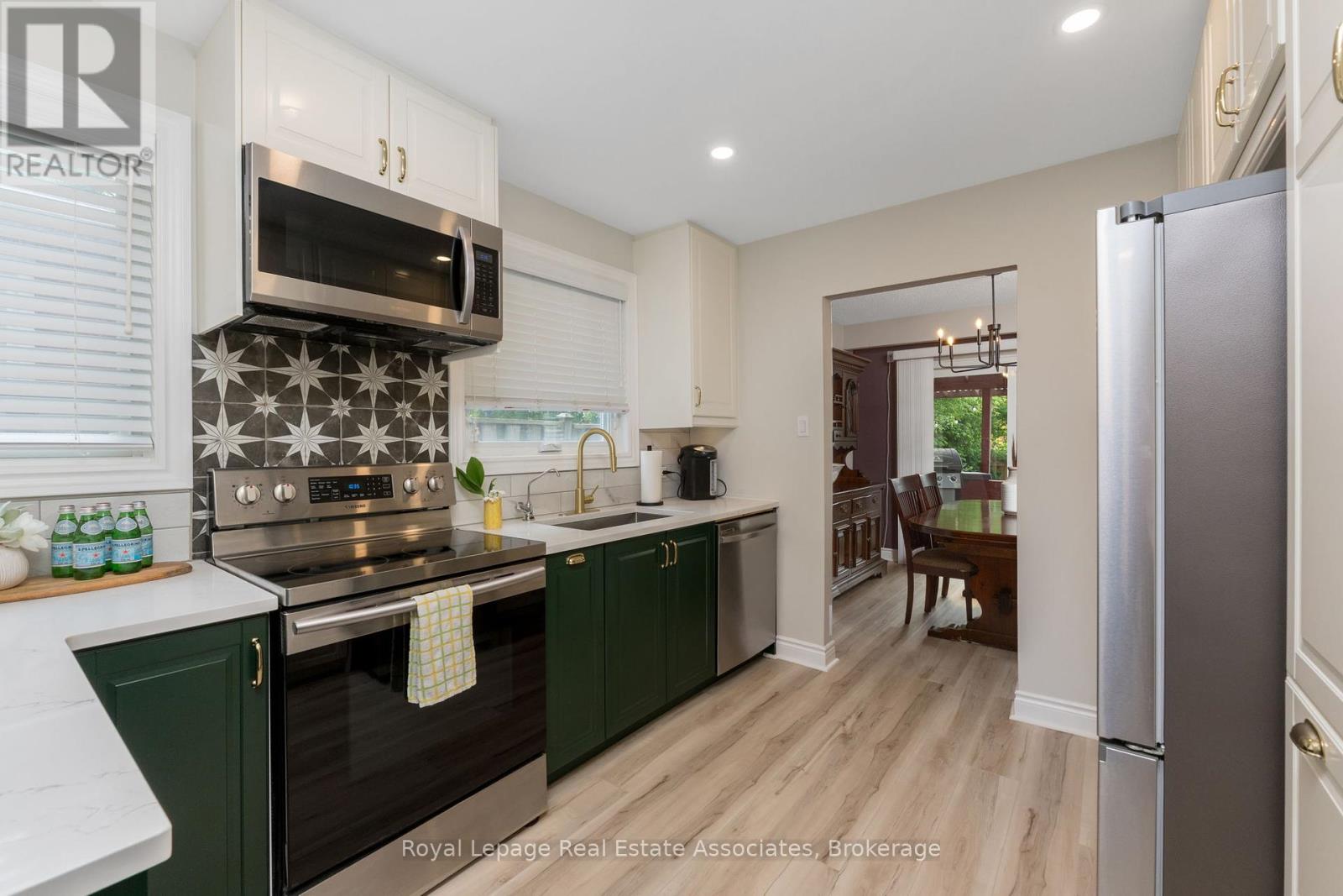 Photo 46 of 28 Newby Court, Brampton ON