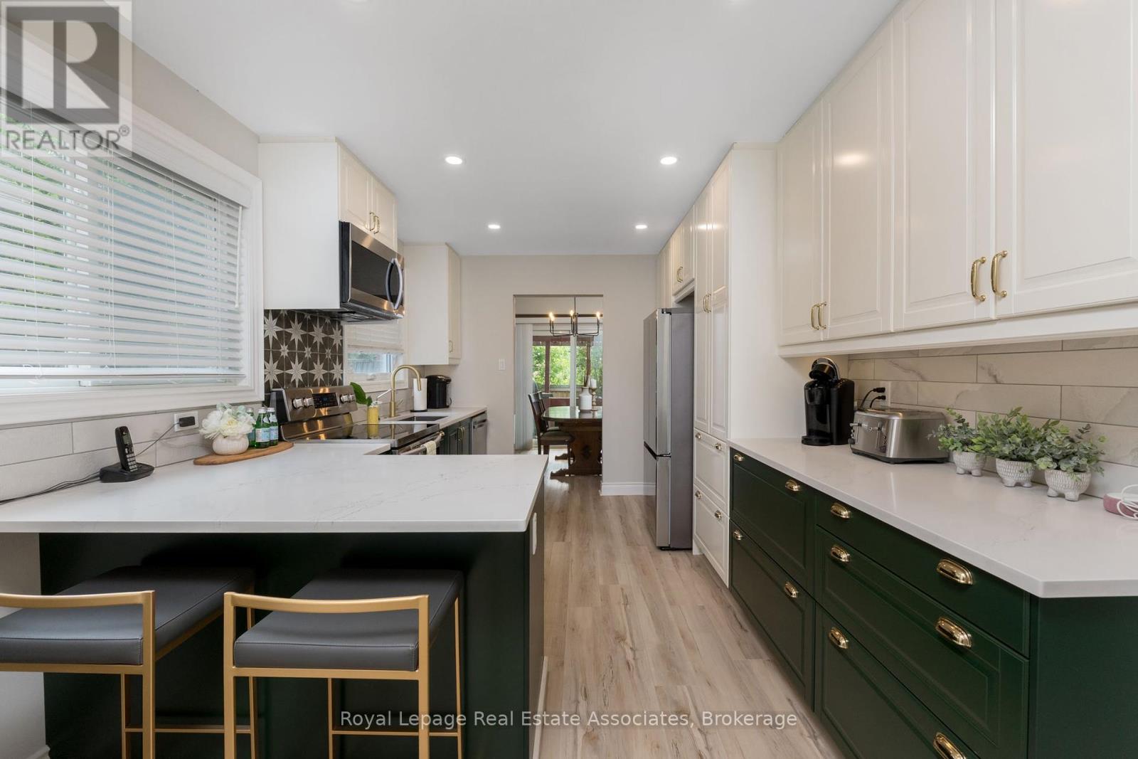 Photo 34 of 28 Newby Court, Brampton ON