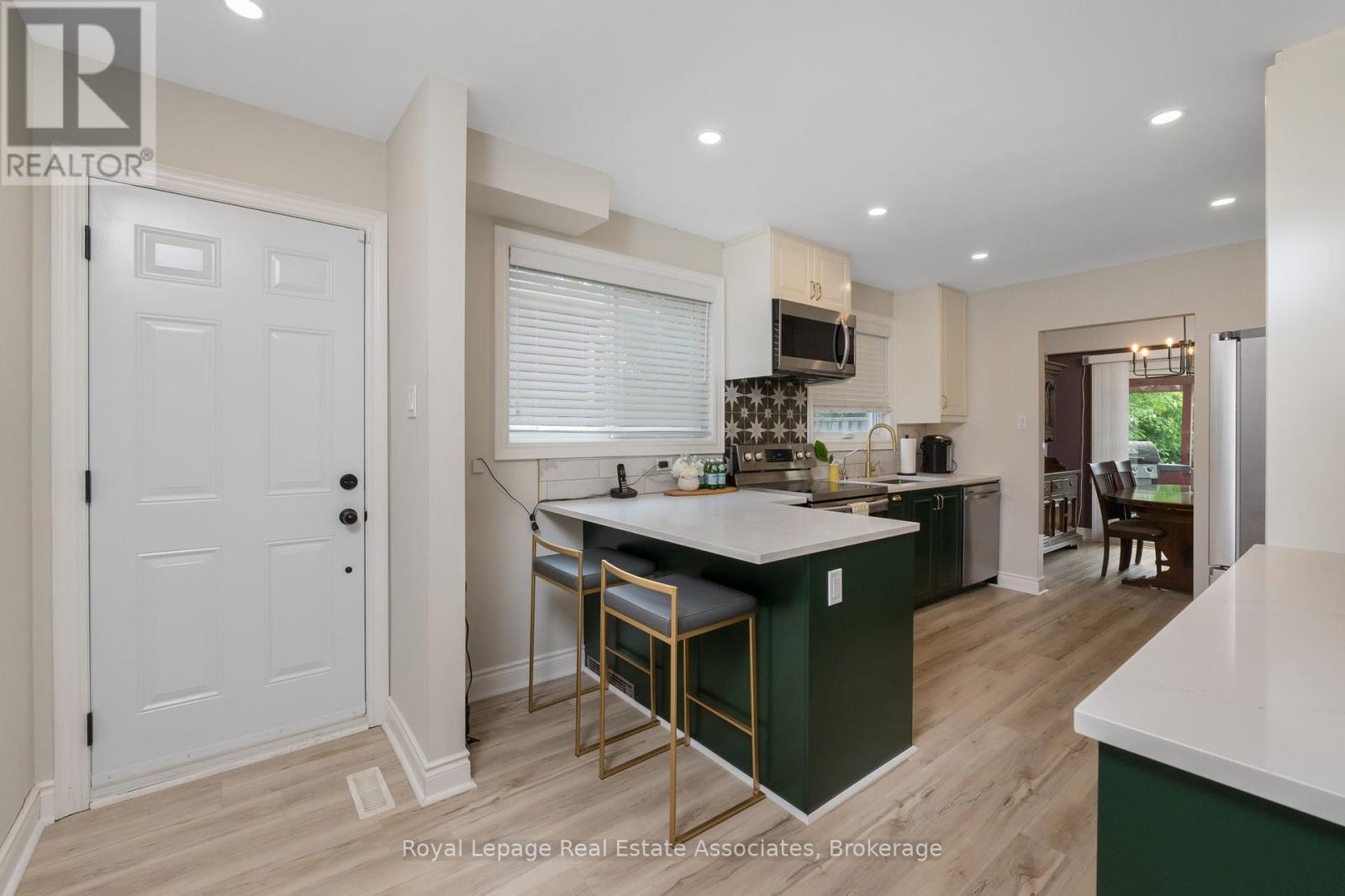 Photo 32 of 28 Newby Court, Brampton ON