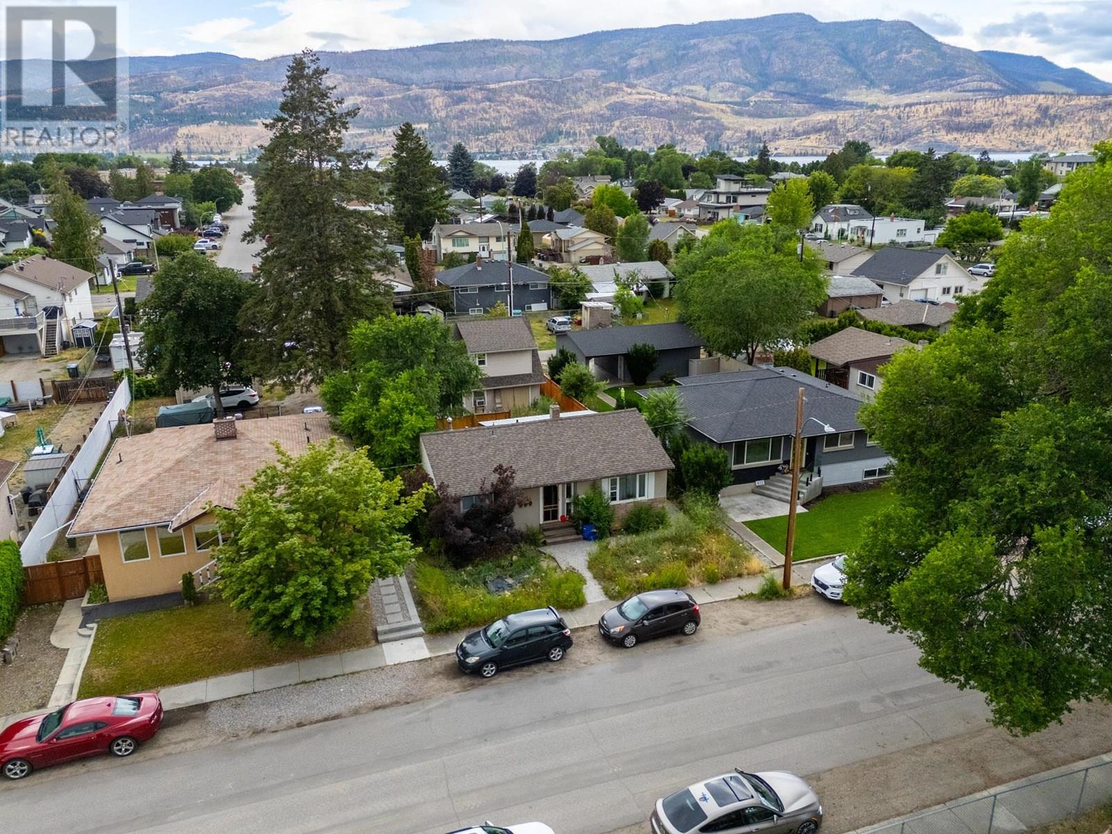  842 Walrod Street, Kelowna