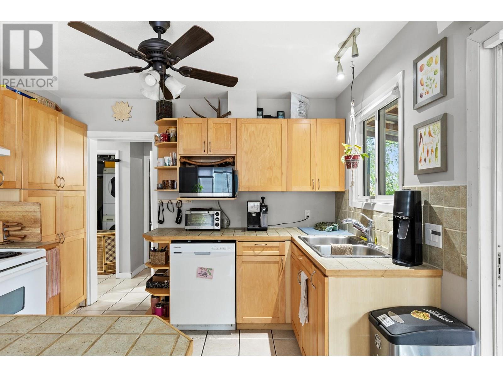  842 Walrod Street, Kelowna
