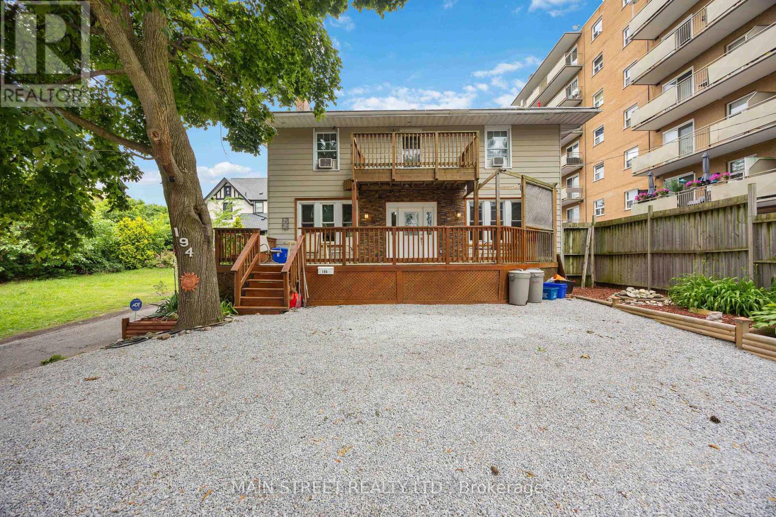 Photo 21 of 194 London Road, Sarnia ON