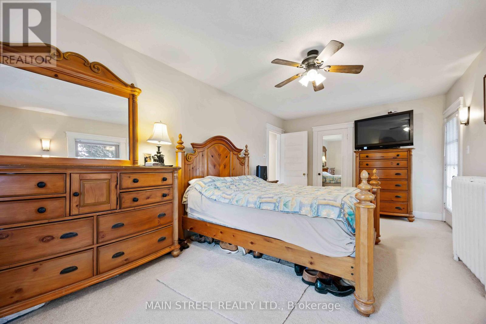 Photo 28 of 194 London Road, Sarnia ON